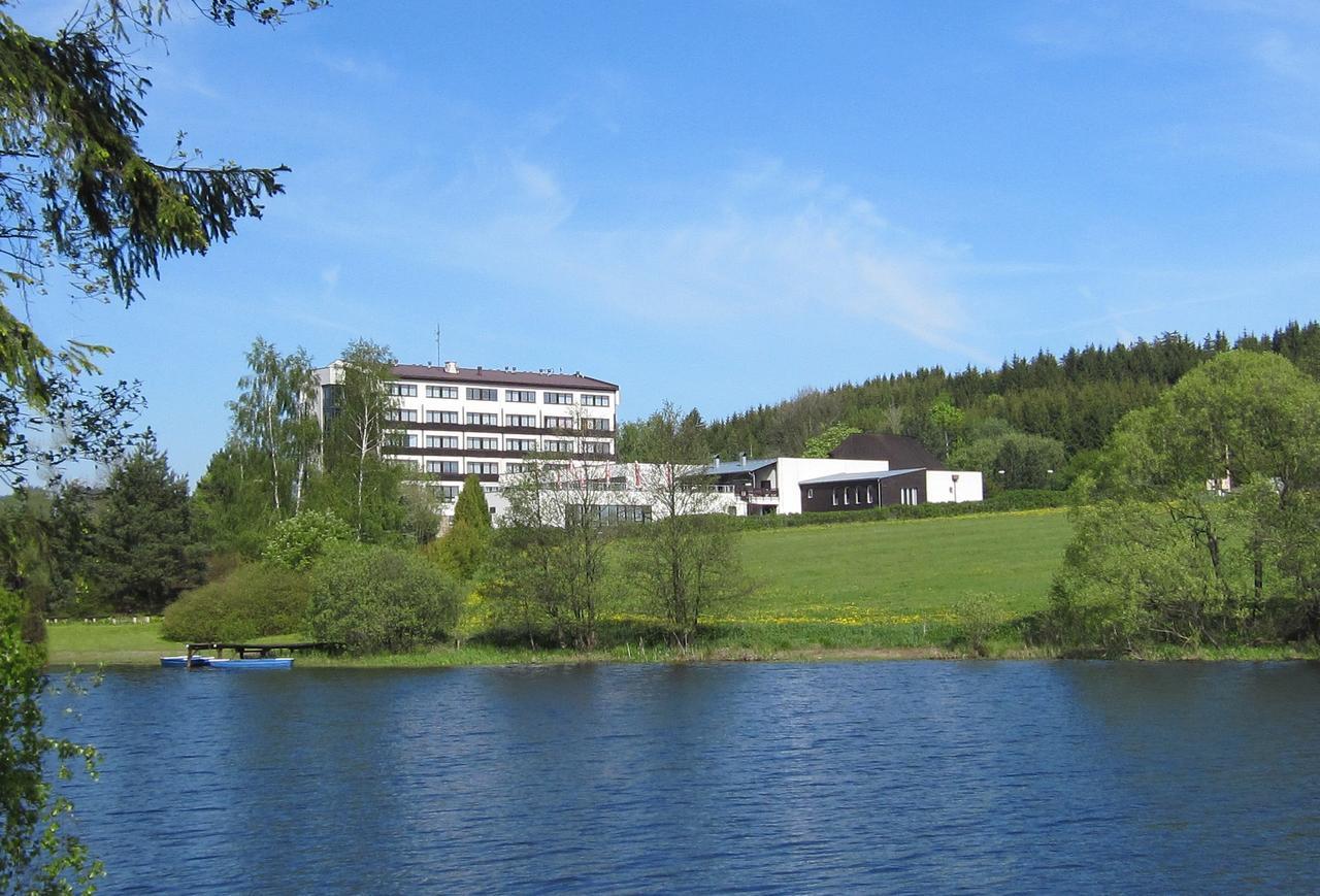 Hotel Skalsky Dvur Bystrice nad Pernstejnem Exterior photo